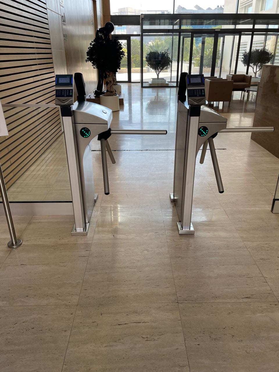 Contrôle d'accès — immeuble de bureaux